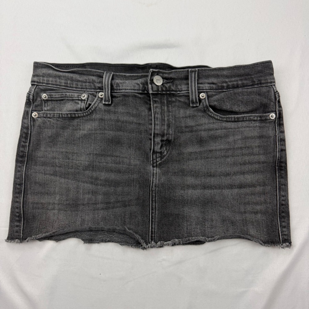 Levi Strauss Denim Mini Skirt Women Size 28 Black Raw Hem Frayed Faded 32574-001